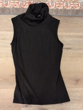 Women's Black Sleeveless Turtleneck Tank Top